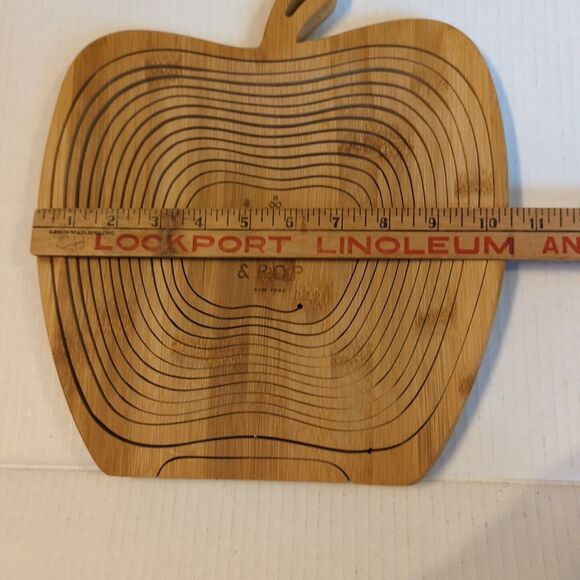 Bonnie & Pop Wooden Apple Shaped Collapsible Basket Trivet Folds Flat - Picture 8 of 9